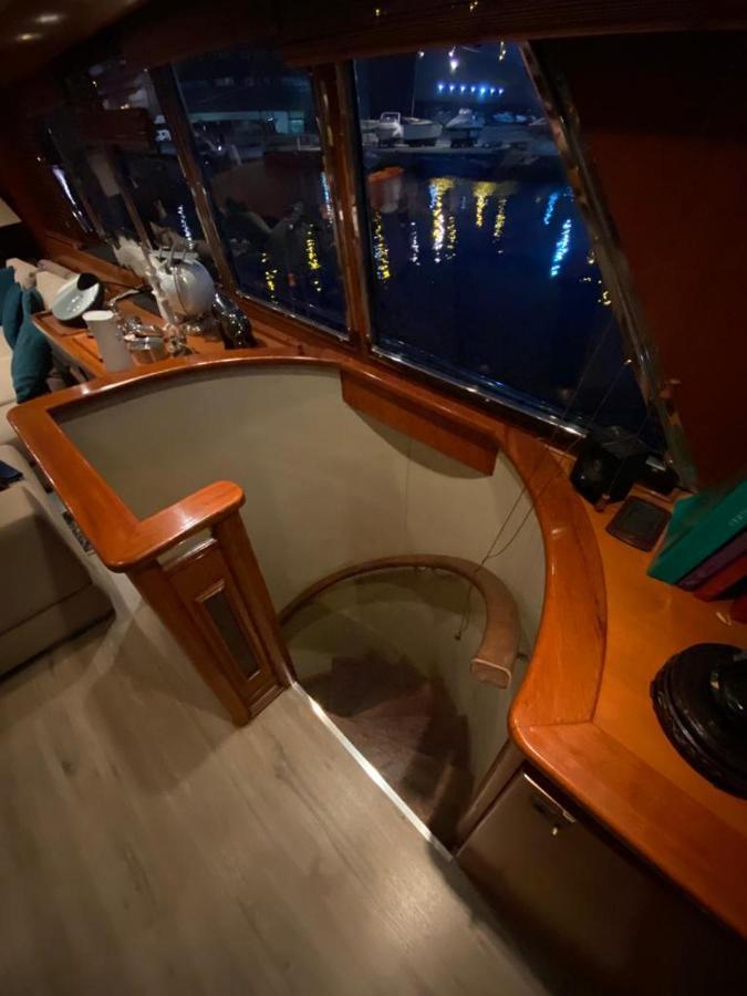 Amazing Boat To Sleep In Barcelona Hotel Sant Adria de Besos Exterior foto
