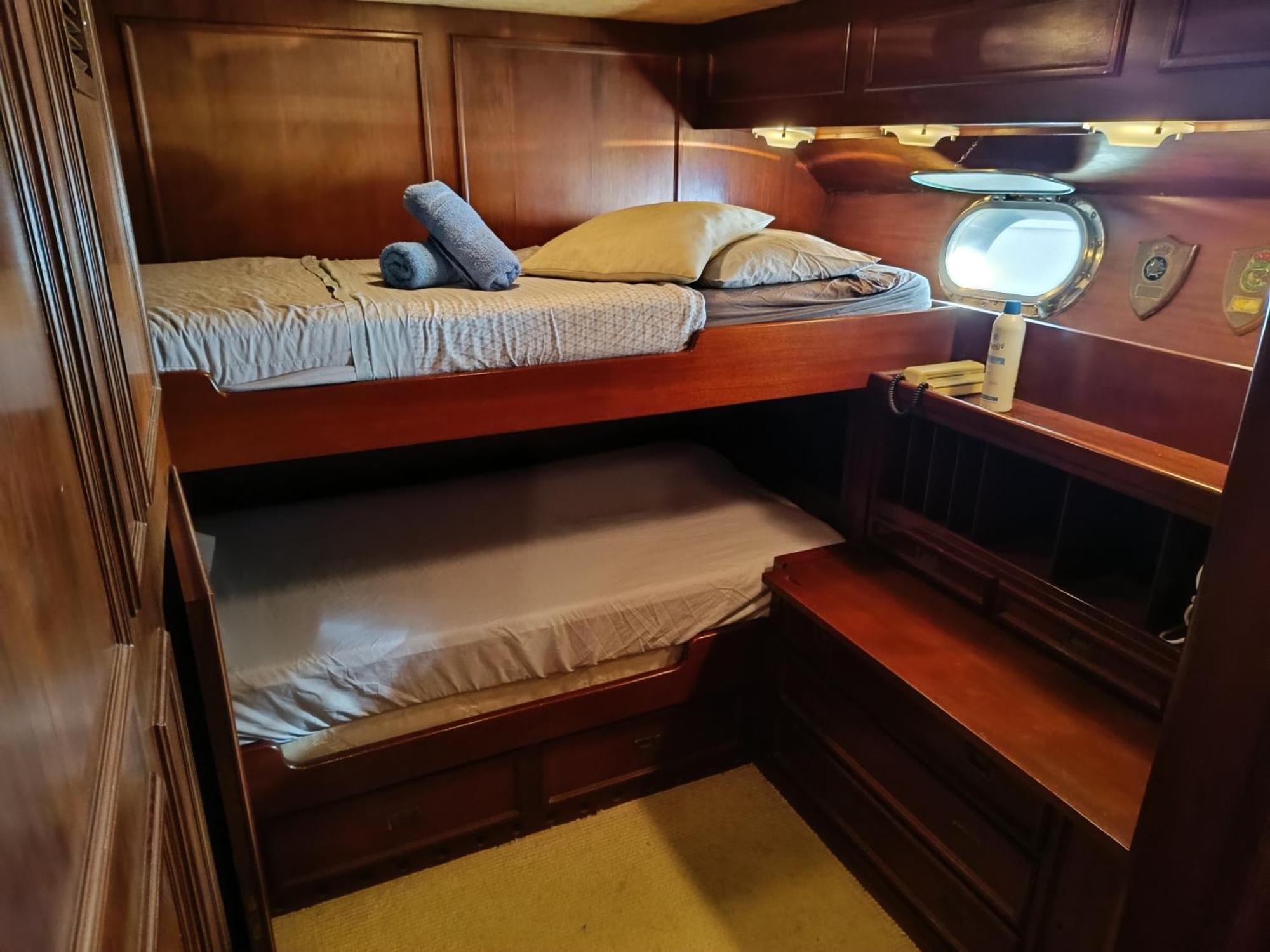 Amazing Boat To Sleep In Barcelona Hotel Sant Adria de Besos Exterior foto