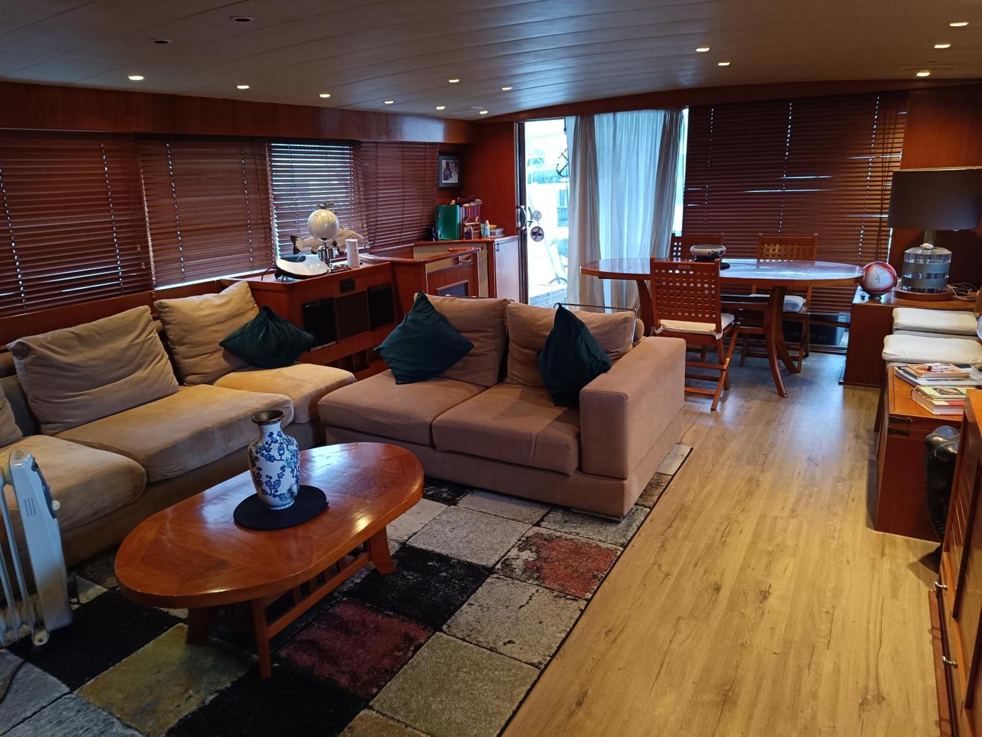 Amazing Boat To Sleep In Barcelona Hotel Sant Adria de Besos Exterior foto